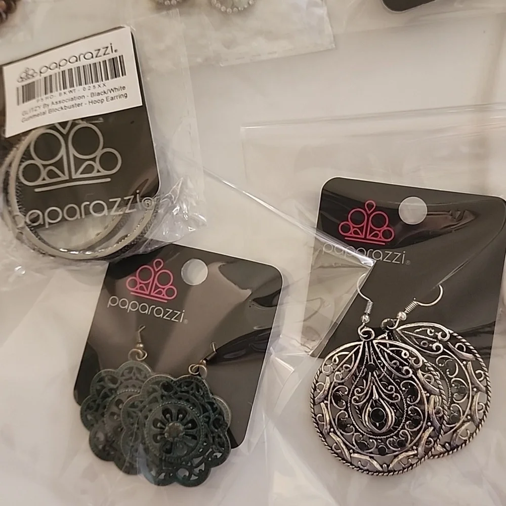 NWT PAPARAZZI JEWELRY - 10 Piece Earrings Set